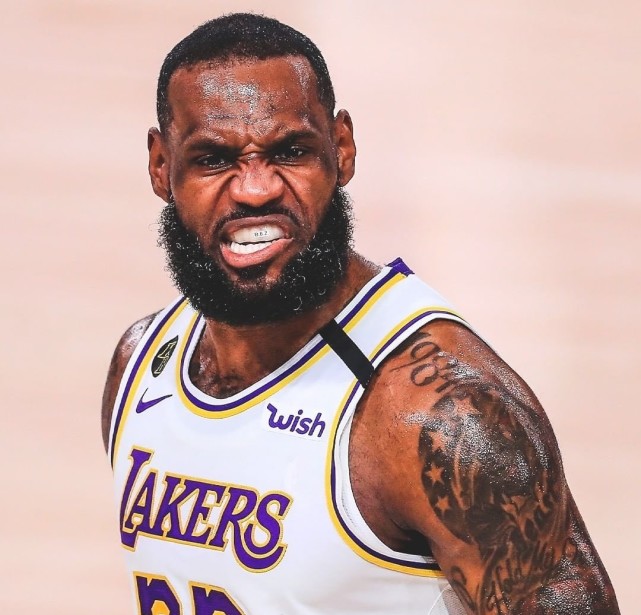 詹姆斯c罗终身代言耐克,耐克第一个跑鞋代言人