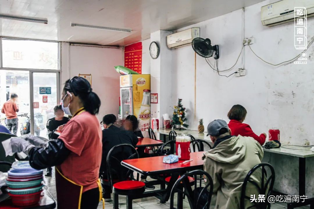 桂林本地人爱吃的桂林米粉,一碗桂林米粉吃出了我儿时味道