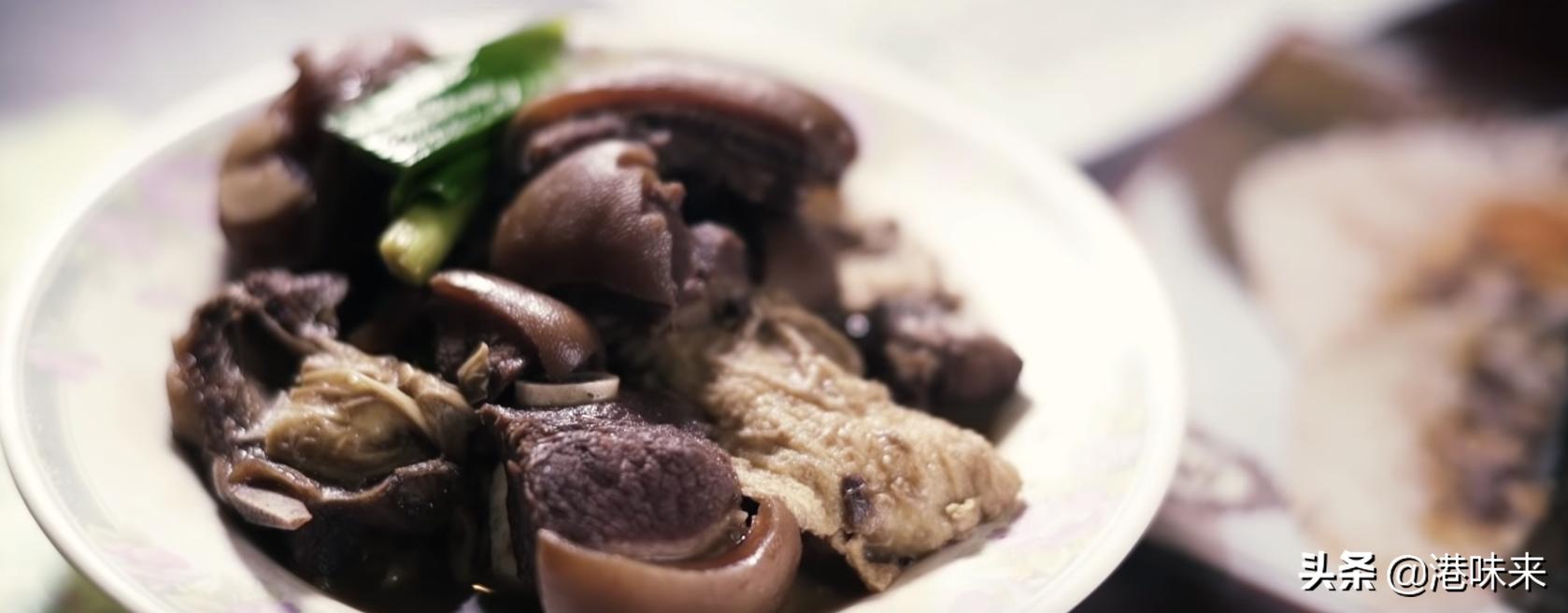 客人没钱老板直接请吃饭，打拼37年拥5间店云吞面照卖29港币