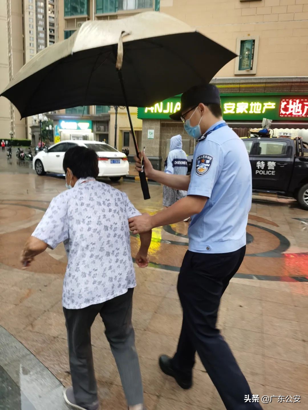 大雪纷飞坚守在抗疫一线的视频,深夜零下七度坚守抗疫一线