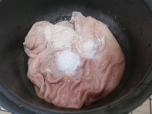 热天胡椒猪肚鸡的正确做法,汤浓肉嫩胡椒猪肚鸡视频