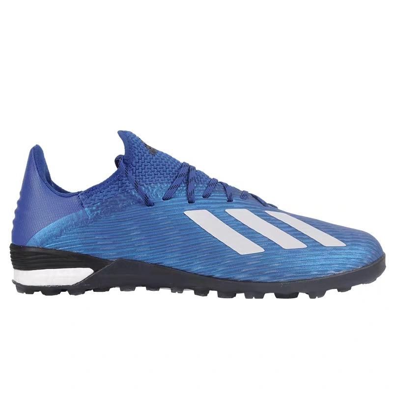 怎么通过自己脚型选择篮球鞋,如何选择适合自己脚型的足球鞋