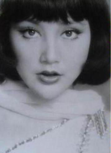 一代*星艳**遭封杀、被出轨，还毁容，69岁却重新光芒万众