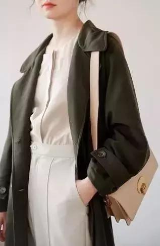 正确涂口红的视频,口红正确涂法不沾杯