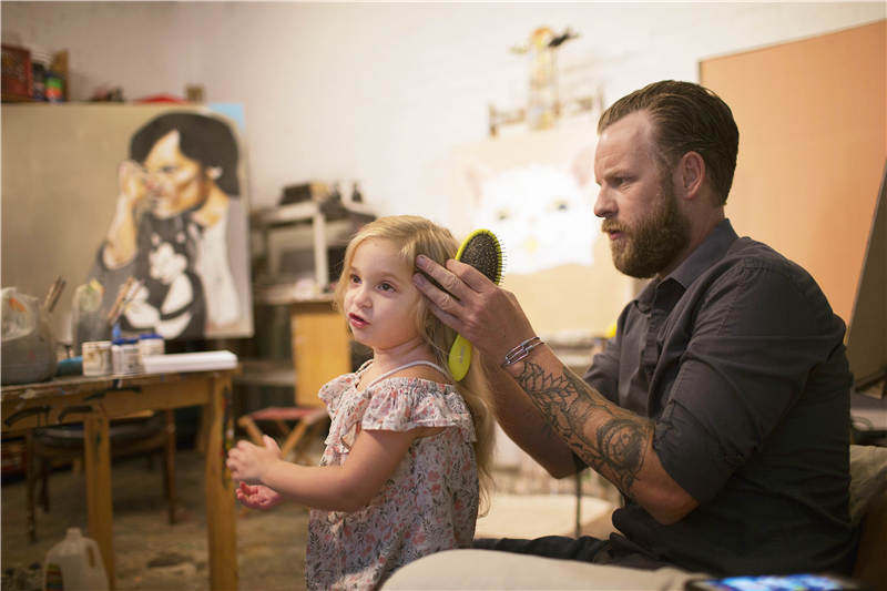 经历一年多的分离后，女儿患了“夜惊症”，如何建立安全感？咨询师告诉我“可以惯着她”