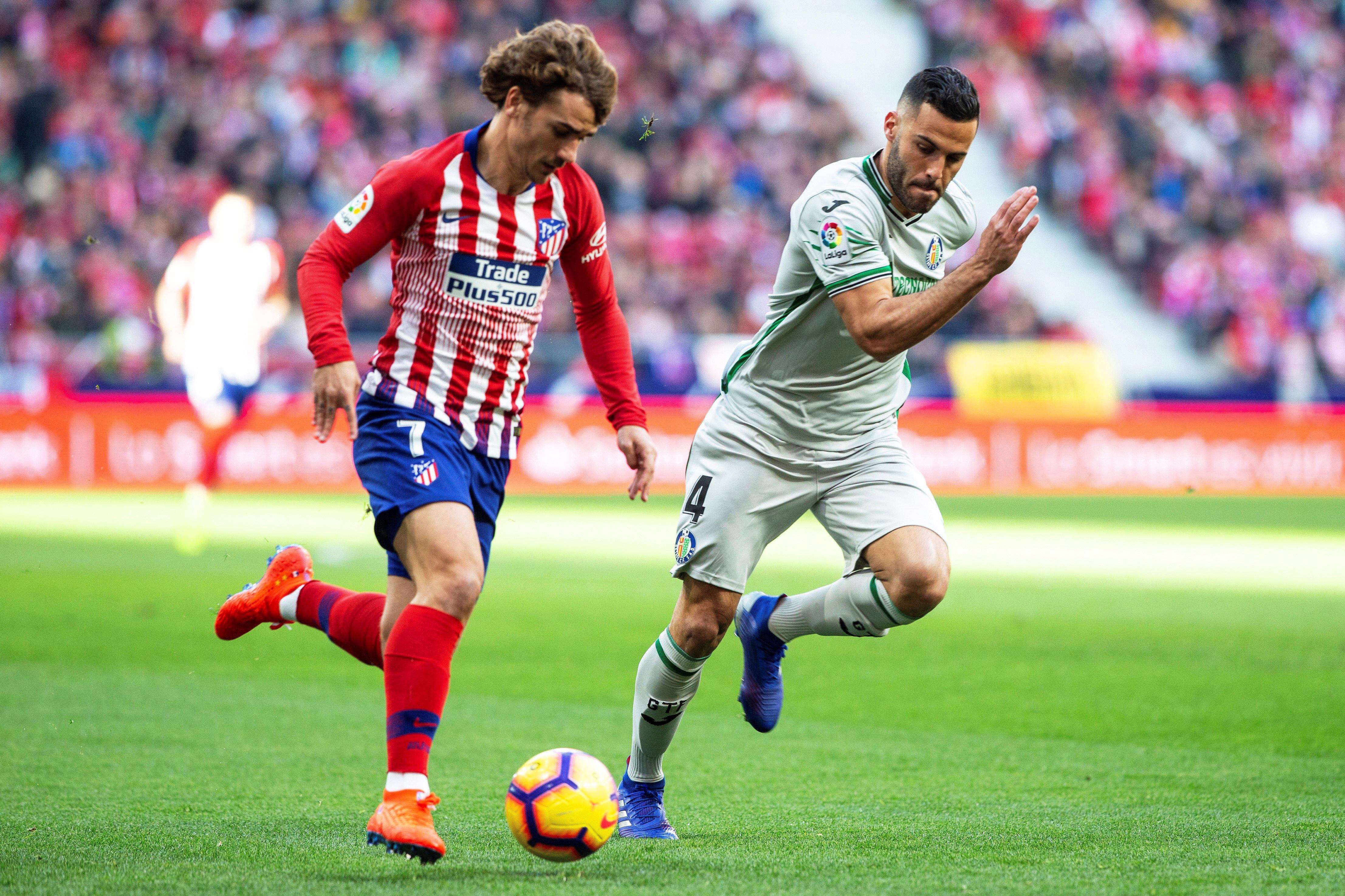 格里兹曼在梅西面前秀任意球,格里兹曼梅西罗斯