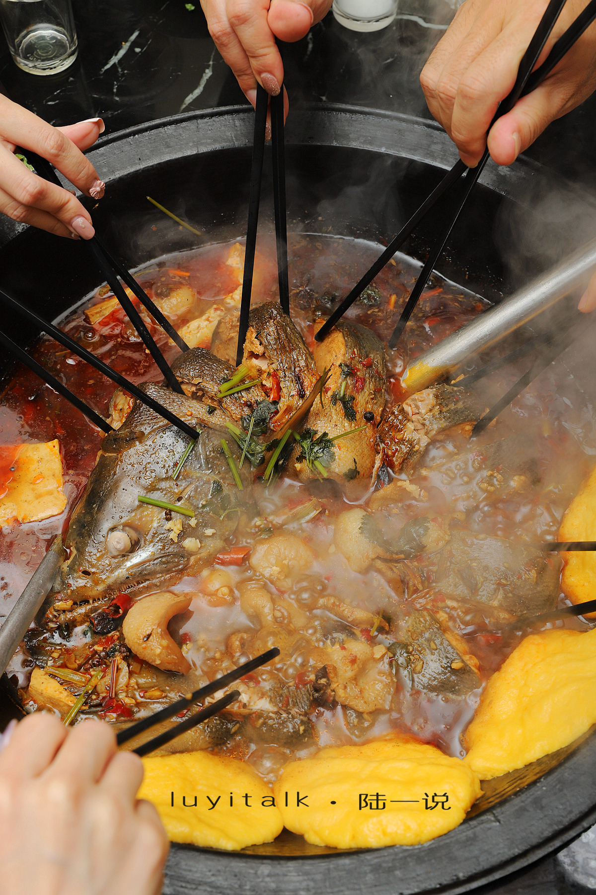 火遍天下东北铁锅炖,舌尖上的美食东北铁锅炖鱼