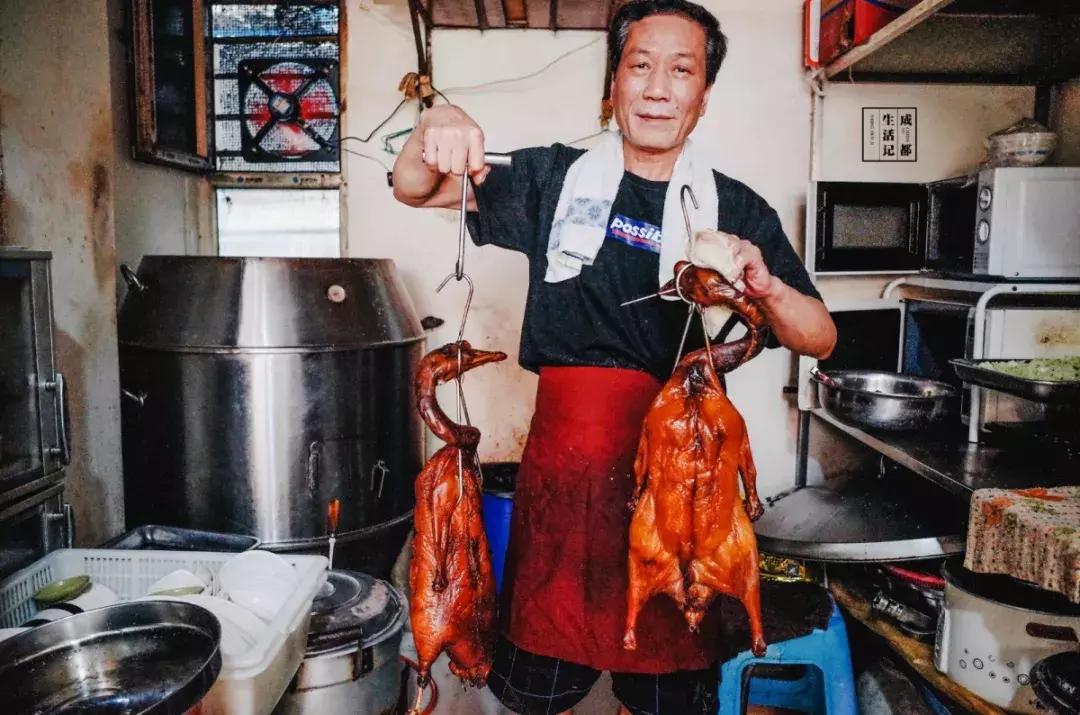 荷花池美食批发市场,荷花池美食街在哪里