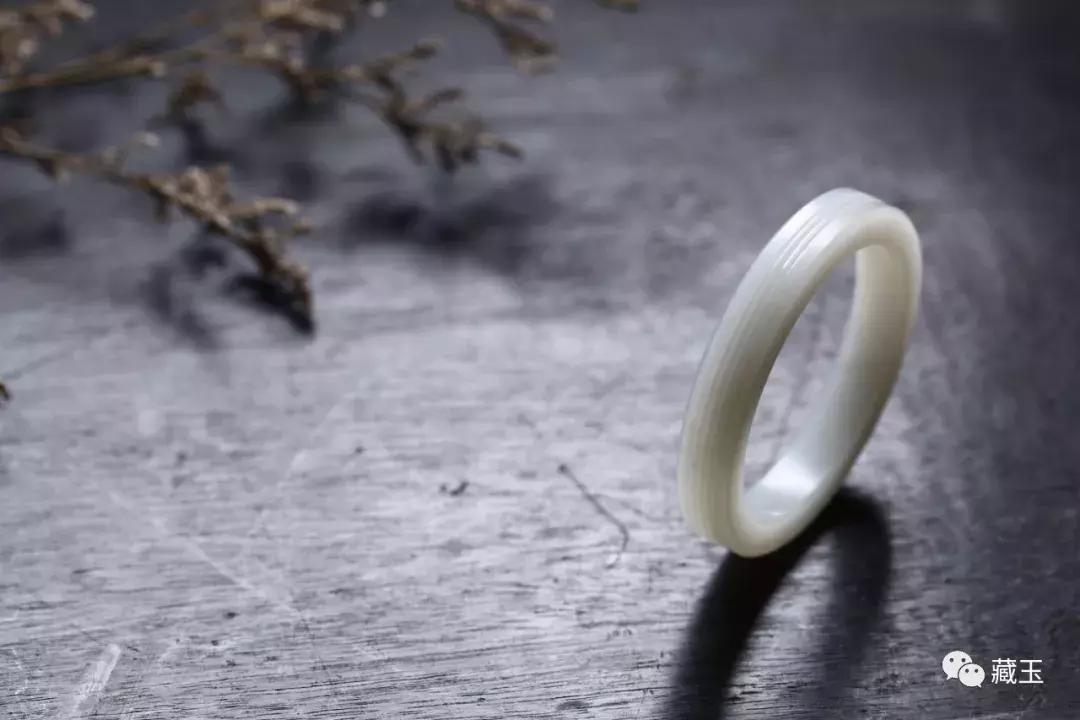 和田玉带翠的手镯好不好,和田玉手镯怎么选