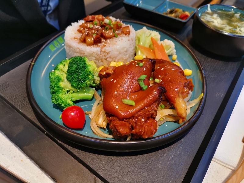加盟铁板鸡扒饭费用,餐饮加盟铁板饭