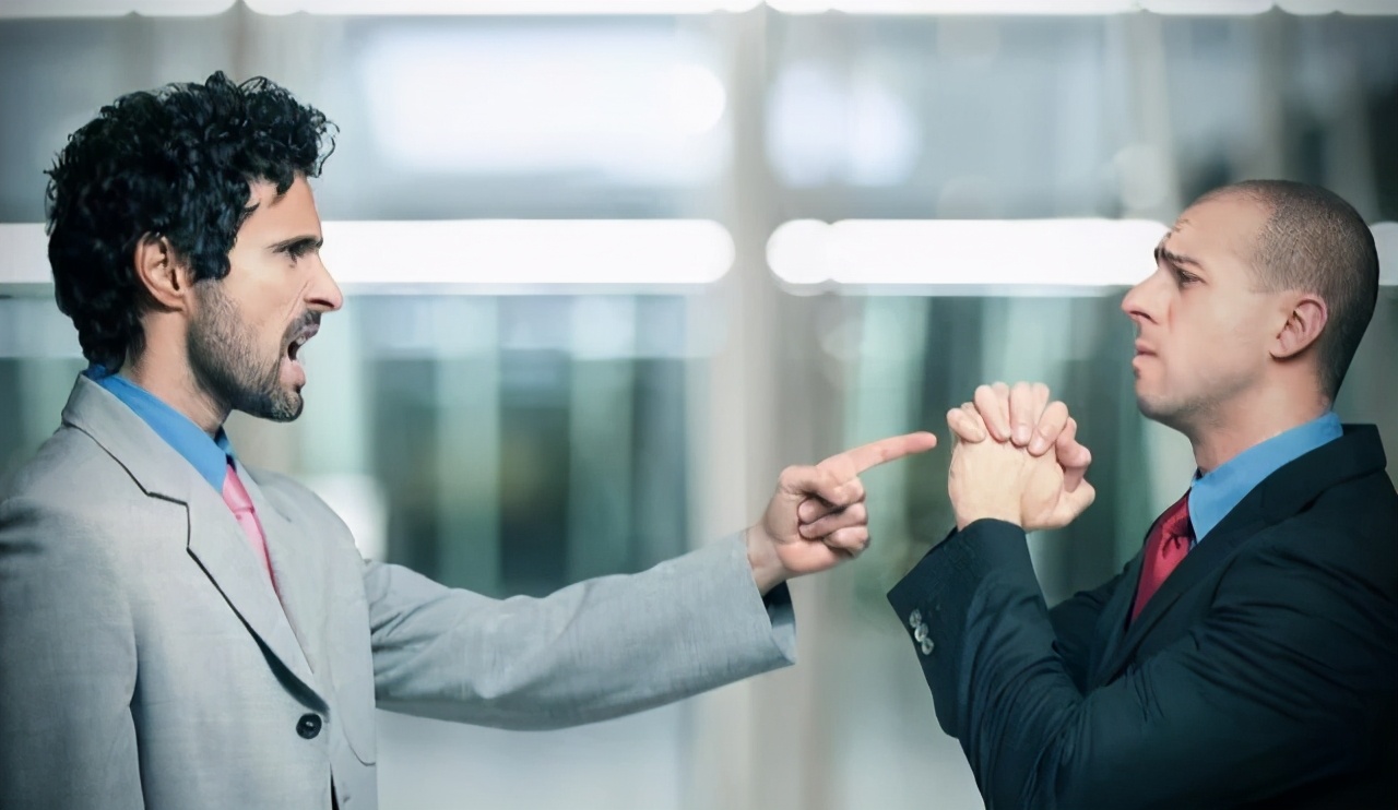 别人给你发烟自己不会抽怎么说,别人发烟不抽怎么拒绝高情商