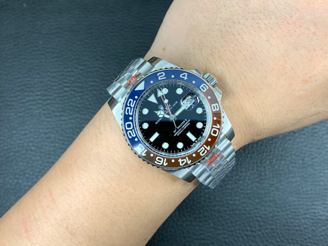 香港旺角腕表鬼市,夜访广州神秘地下钟表市场