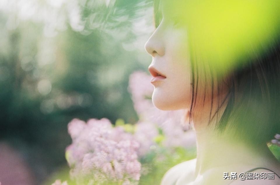 怎样拍女生侧脸教程,女生侧脸怎么拍才好看霸气