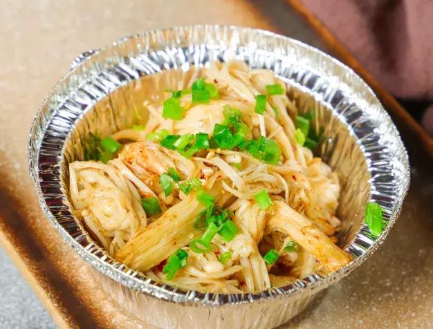 Wow~穿红衣就免单117！这家店到底什么来头！