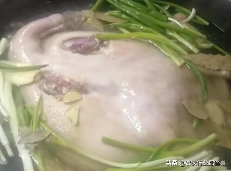 盐水鸭用什么鸭子做比较合适,盐水鸭真材实料才能做出好味道