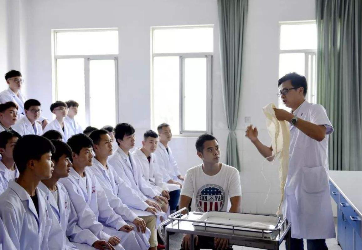 临床医学什么专业前景最好,医学专业单招最吃香的几个专业