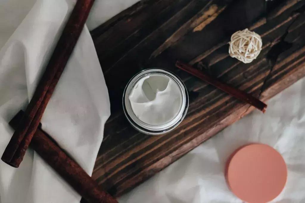 18岁少女敏感肌护肤产品推荐,25岁以后敏感肌怎么选择护肤品