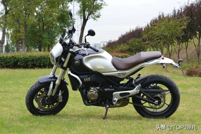 qjmotor逸550性能测评,qjmotor逸550复古摩托评测