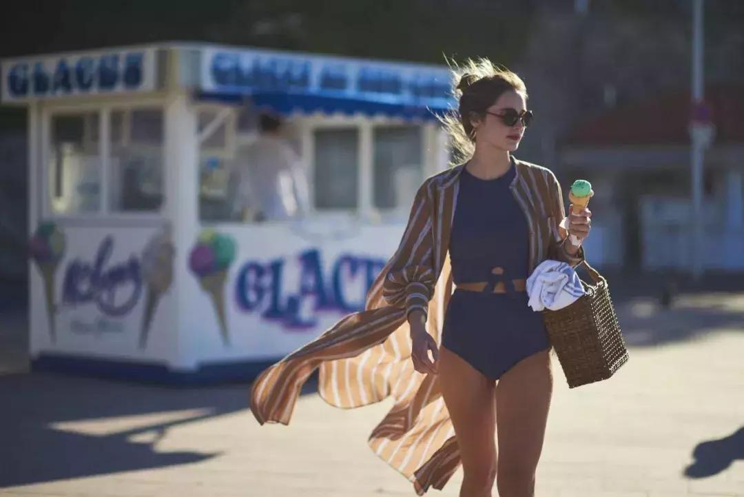 女遮肉泳装怎么穿,泳装女款遮肉保守宽松平价