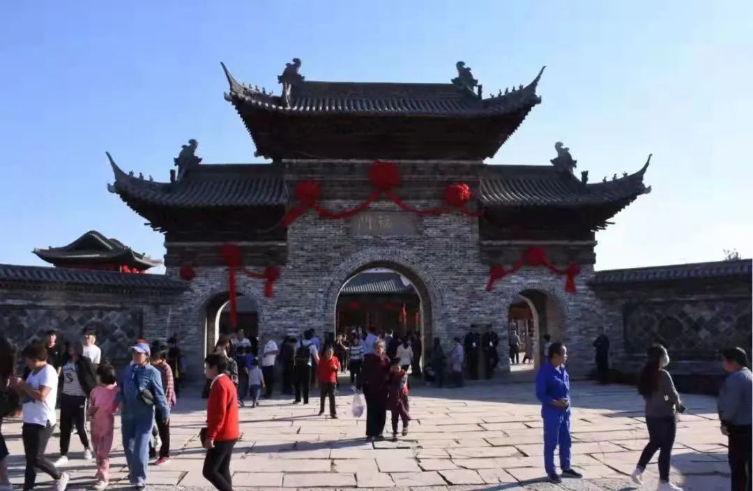 郑州建业足球小镇怎么走,建业足球小镇受灾