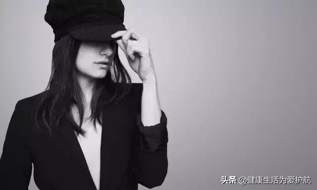 黑色衣服已经褪色了恢复妙招,衣服被太阳晒褪色处理妙招