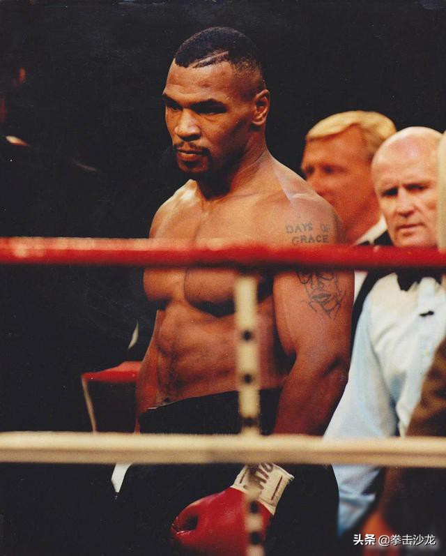 疫情期间，拳王泰森憋得太闷了，在家中展示过人的拳击技巧！