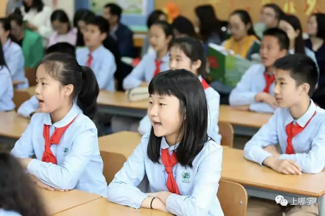 上海小学校服,上海惠灵顿校服