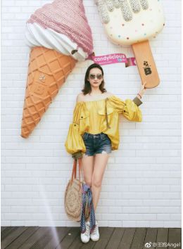 无需任何道具，手机这样轻轻一倒，大片随手拈来