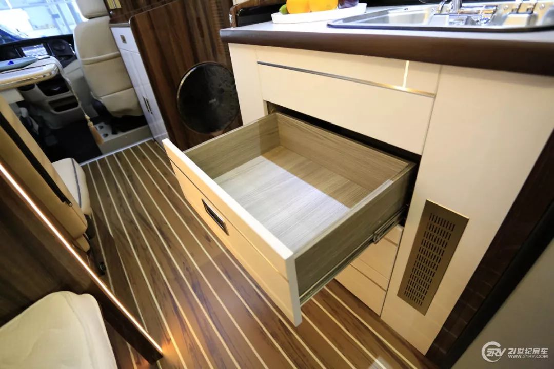 不超过50万的越野房车,不到40万的豪华大型房车