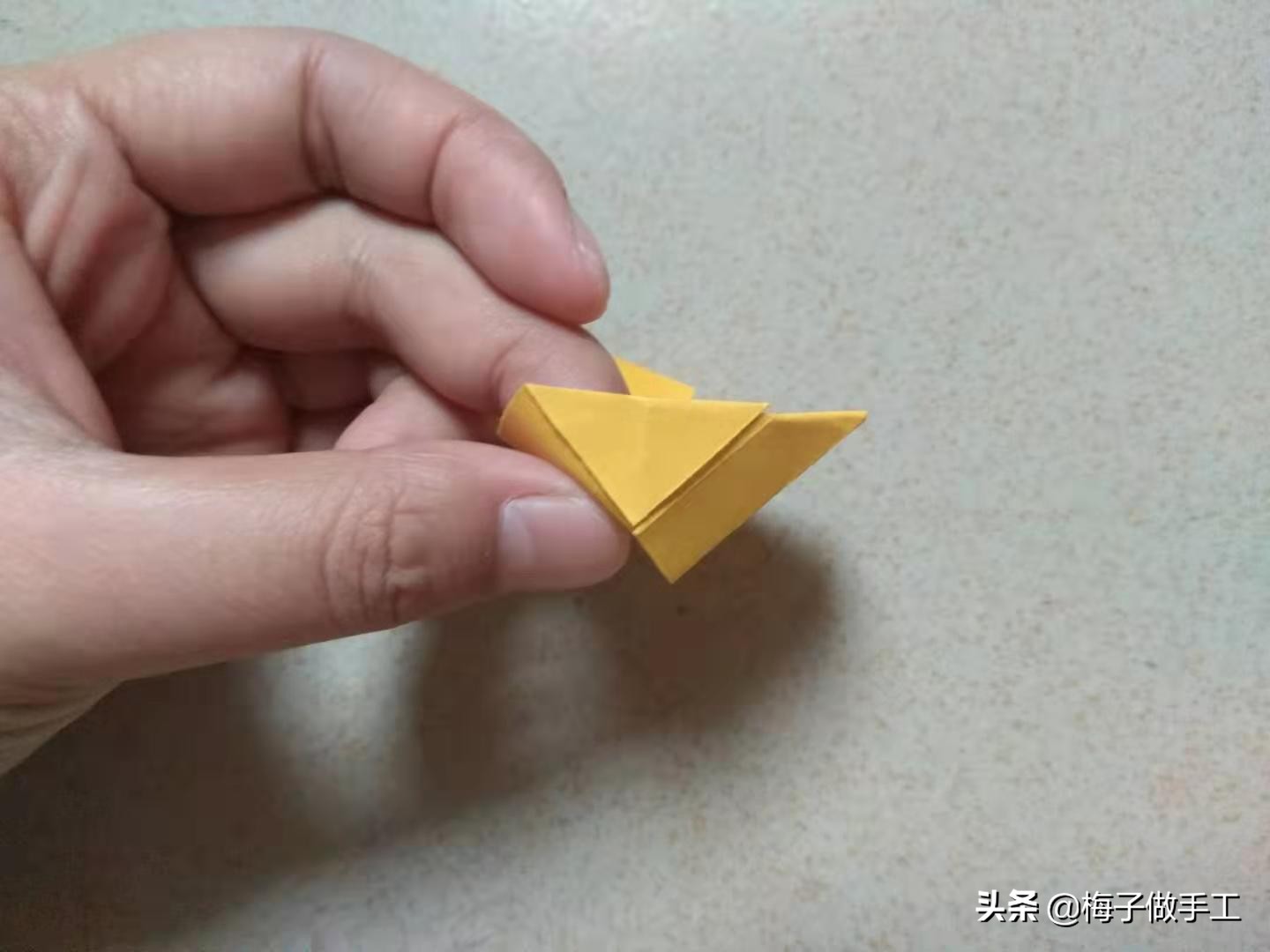 儿童手工折纸：沙发怎么折？桌子、椅子和沙发一套家具就是要整齐