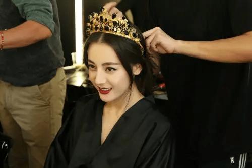 热巴小时候的照片无水印,热巴小时候皮肤