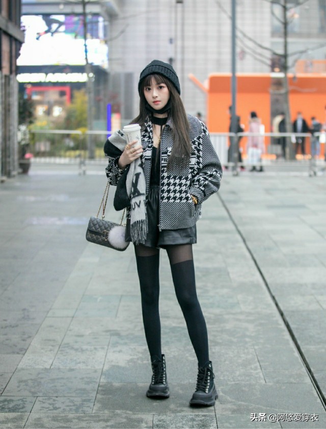 过年这样穿显瘦,过年时穿打底裤怎么搭配衣服好看