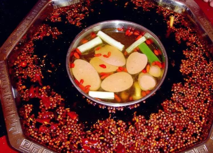 《束*师绳**》第六章邪门的足浴店VS第七章行尸走肉