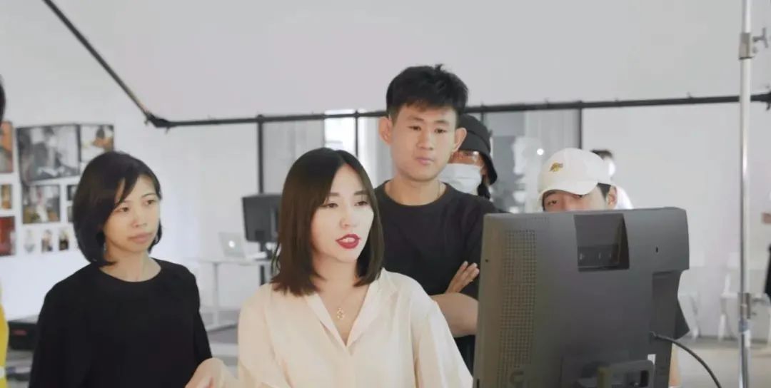 揭秘百万博主是怎样做一期视频,零基础小白如何开摄影工作室