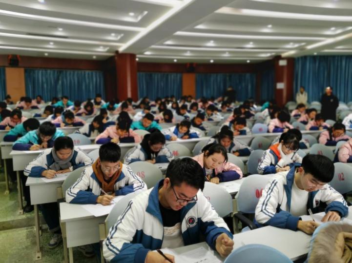 四川今年有多少被清北录取,四川为什么32名考生被清北录取