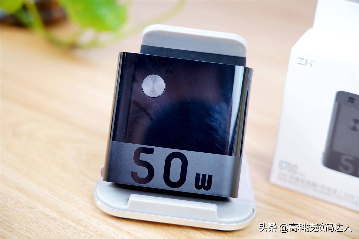 小米充电宝三向充电,小米充电宝用双向usb接口充电