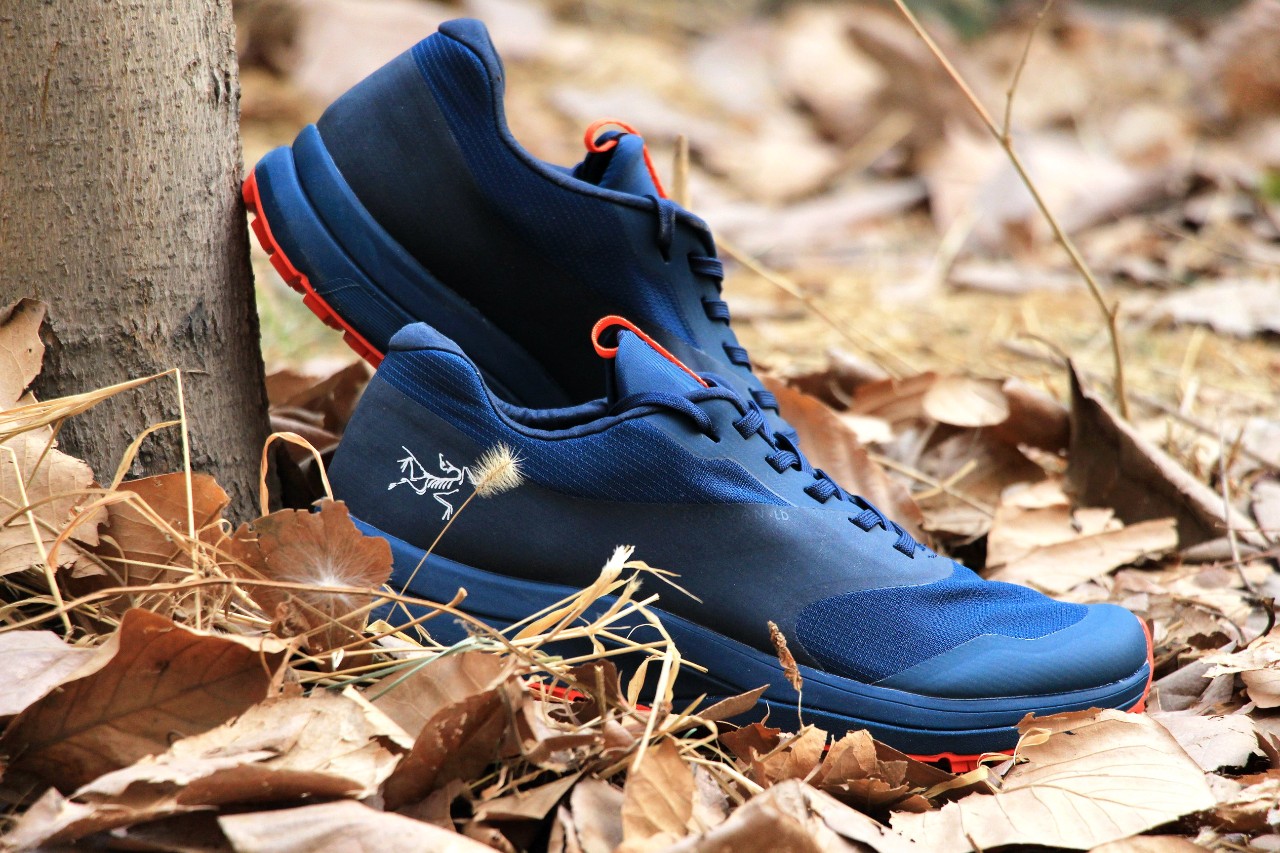 透气耐磨，带你纵横山巅：始祖鸟越野鞋评测