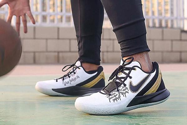 耐克hyperdunk篮球鞋2018藏蓝,鞋迷必入手的鞋