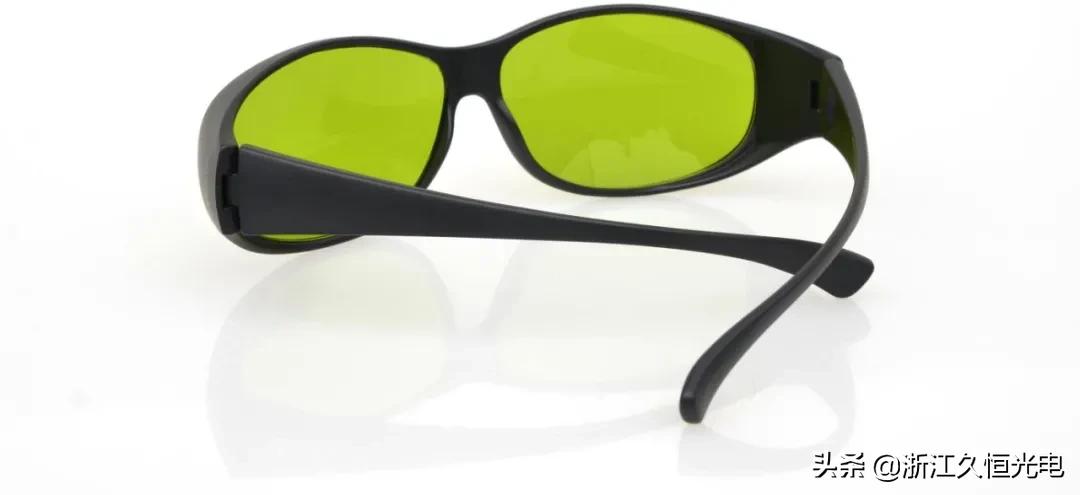 从事激光行业掉头发,长期从事激光行业对身体的危害