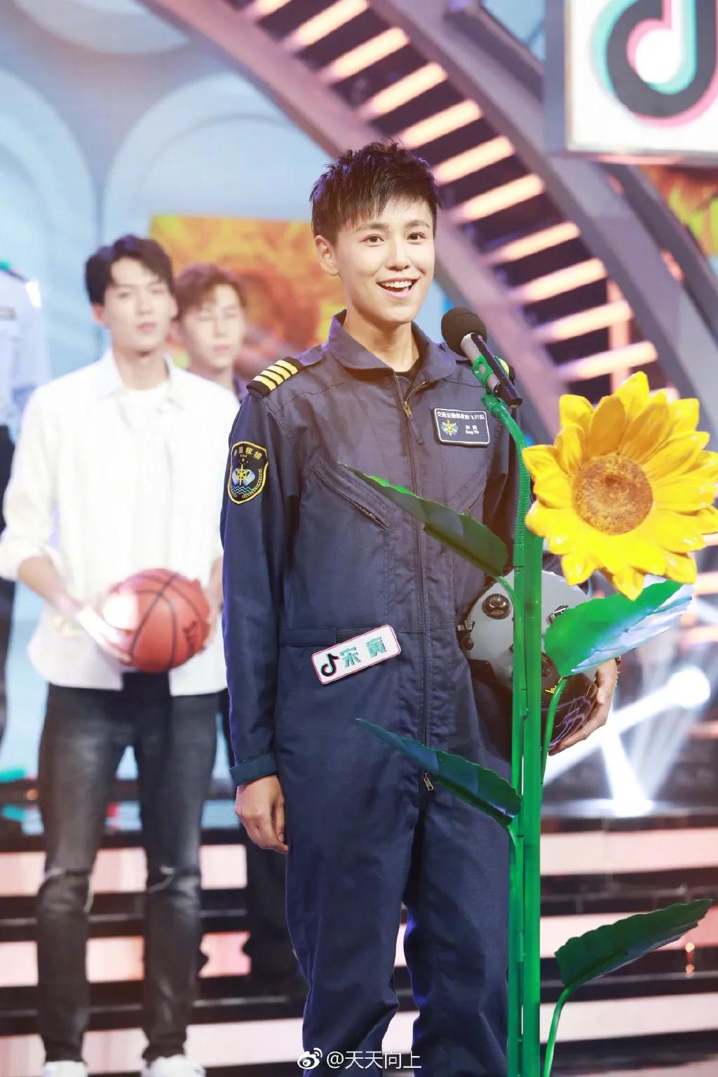 温柔版江直树、特警版刘昊然…妈呀，他们救完人还偷心