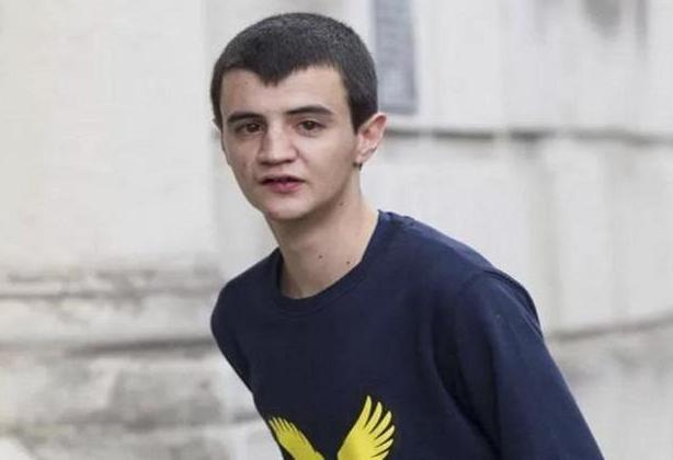 13岁男孩喜当爹11年后的现状,13岁喜当爹的男孩现状