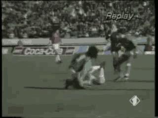 足球史上最全能支点中锋!他可以在中锋、前腰和边锋之间无缝衔接!