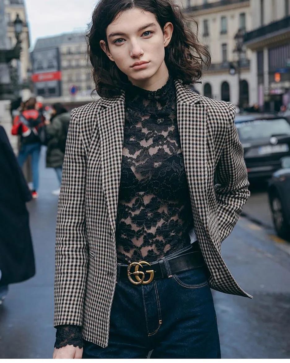 如何垫下巴看起来又翘又尖,怎么垫下巴改善下巴短平