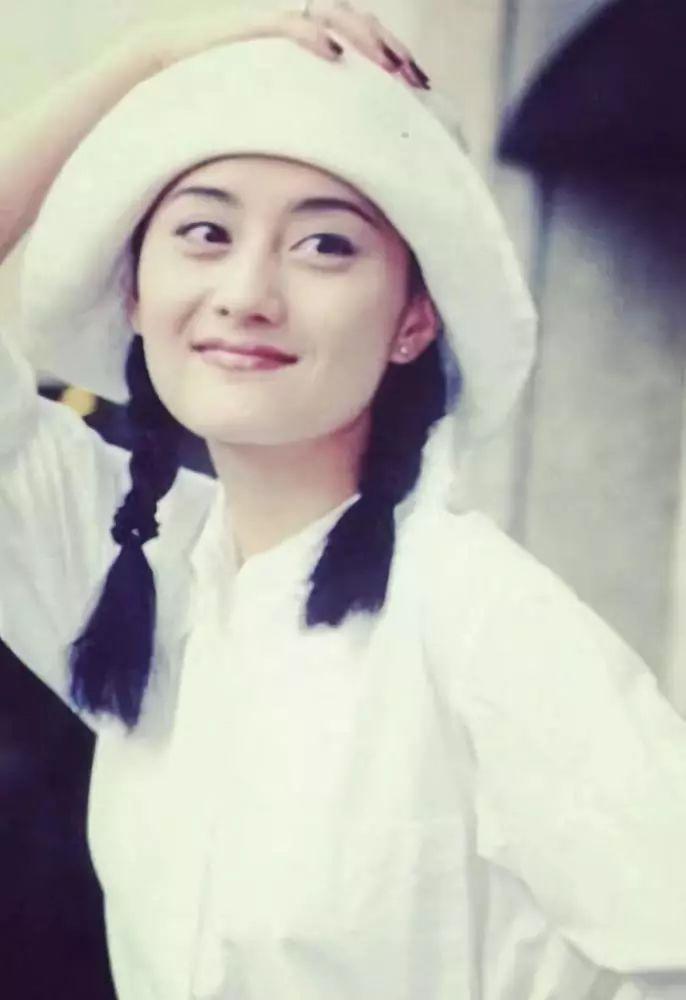 琼瑶剧陈德容马景涛梅花三弄,46岁琼瑶剧女郎陈德容近照