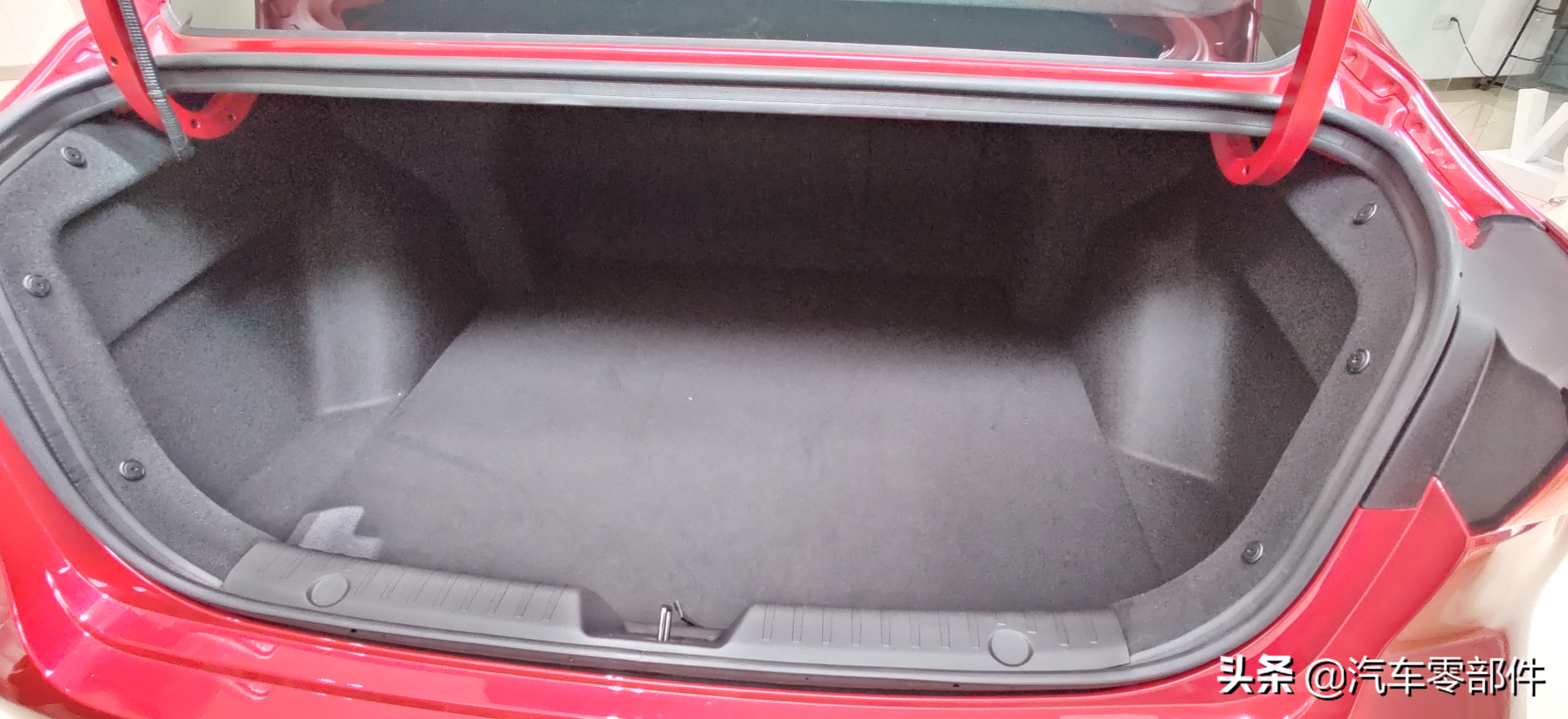 长安逸动plus和55plus选哪个更好,长安逸动plus跟艾瑞泽5plus哪个好