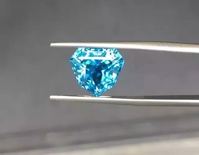 一个托帕石，被“丧心病狂”地砍了1000刀！！光泽却如烟火般闪耀