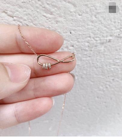 锁骨项链轻奢小众高级感搭配秋装,最新款气质百搭锁骨项链