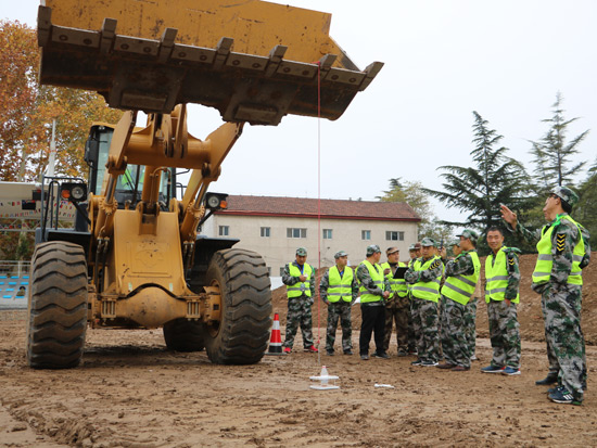 山工机械训练营,山工特种兵训练营