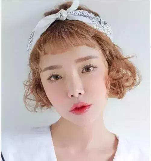 短发卷发怎么打理好看,不用打理又好看的短发