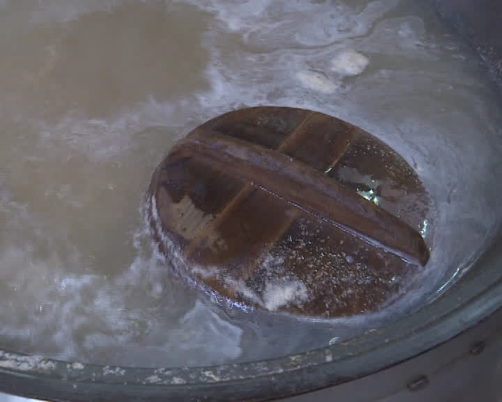 镇江锅盖面为啥在外地难生存,央视曝光镇江锅盖面